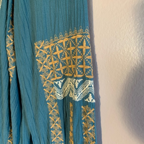 AMERICAN EAGLE BOHO EMBROIDERED PEASANT TOP - Picture 5 of 8